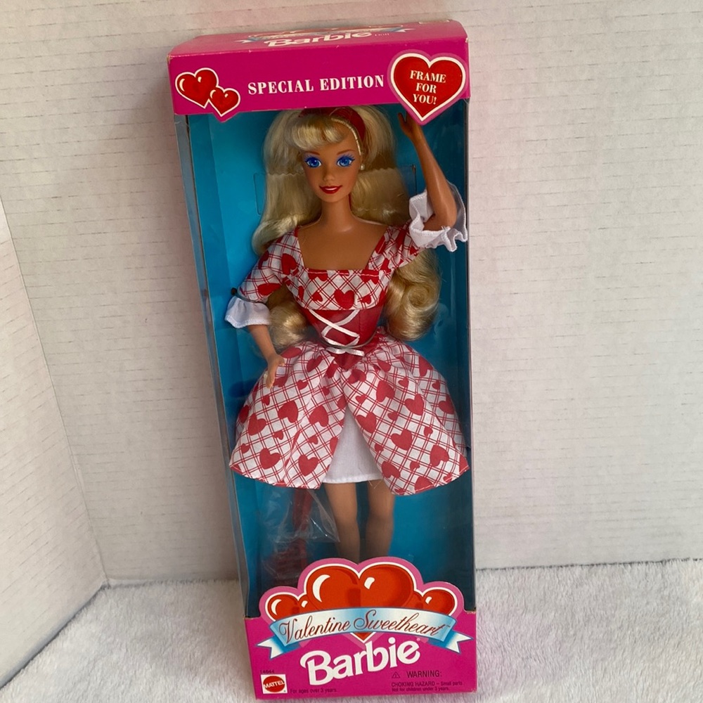 1995 Valentine Sweetheart Barbie Doll Special Edition